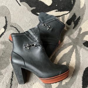 Ladies Sorel rubber boots